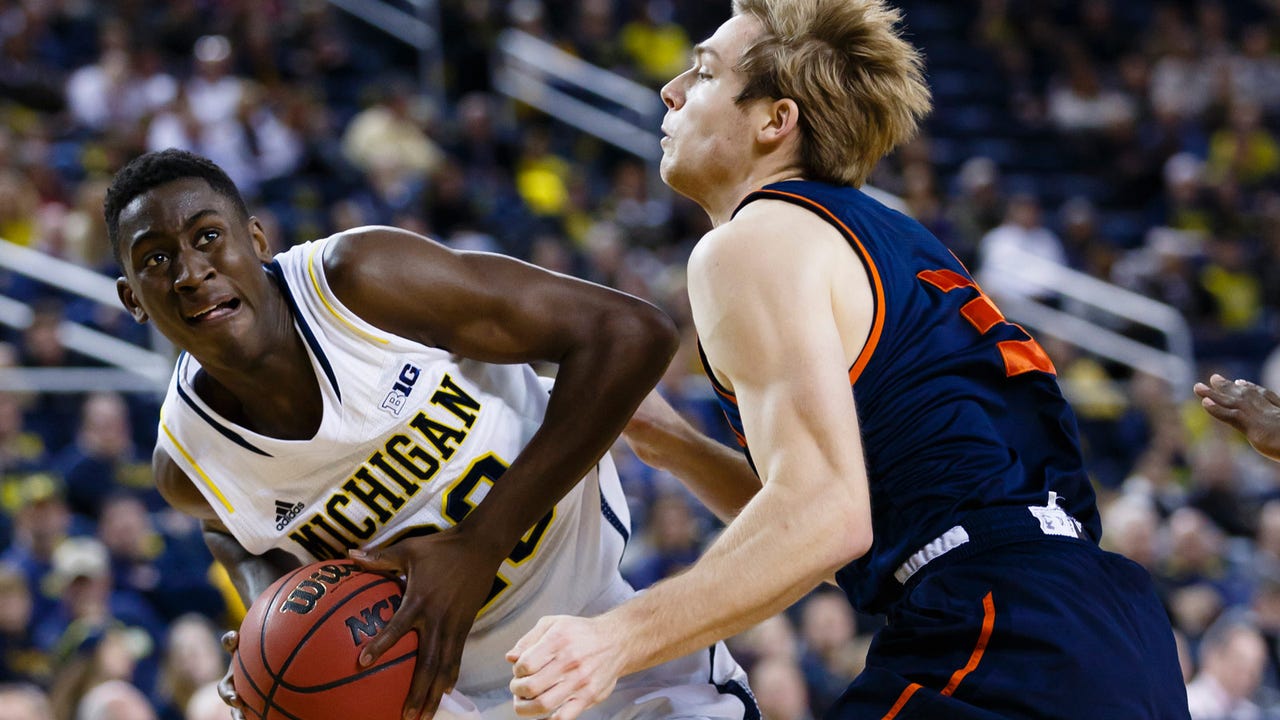 Michigan blows out Bucknell, 77-53